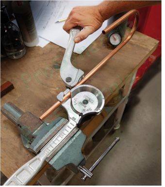 Collier de serrage (Collier en inox -Vis en acier) pour tuyaux de Ø ext.  27-29 mm - Largeur: 18 mm